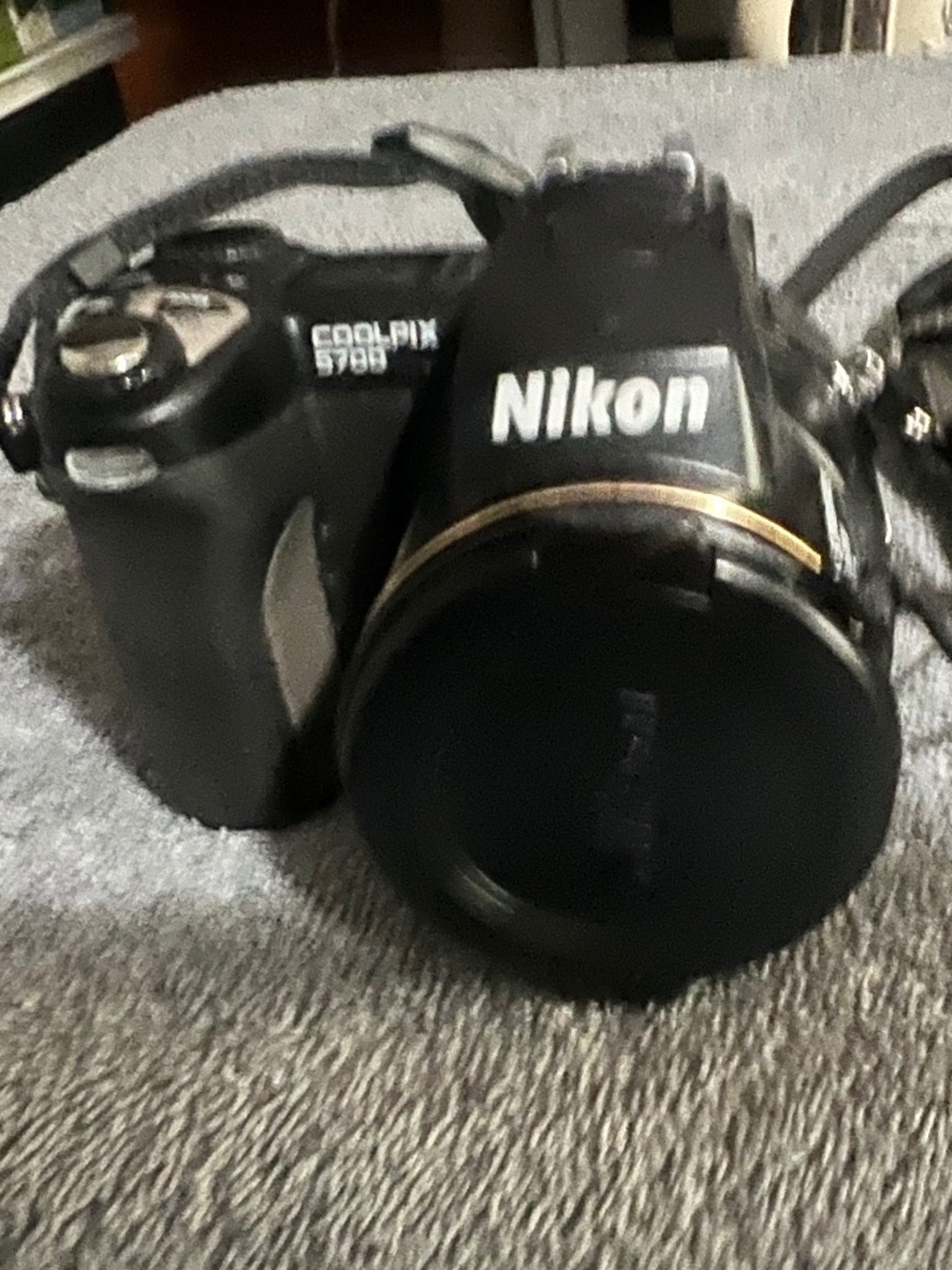 Nikon Cool PiX 5700 Camera with Strap & Lense Cover